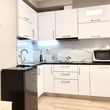 Home Away From Home Apartment Дуррес Экстерьер фото